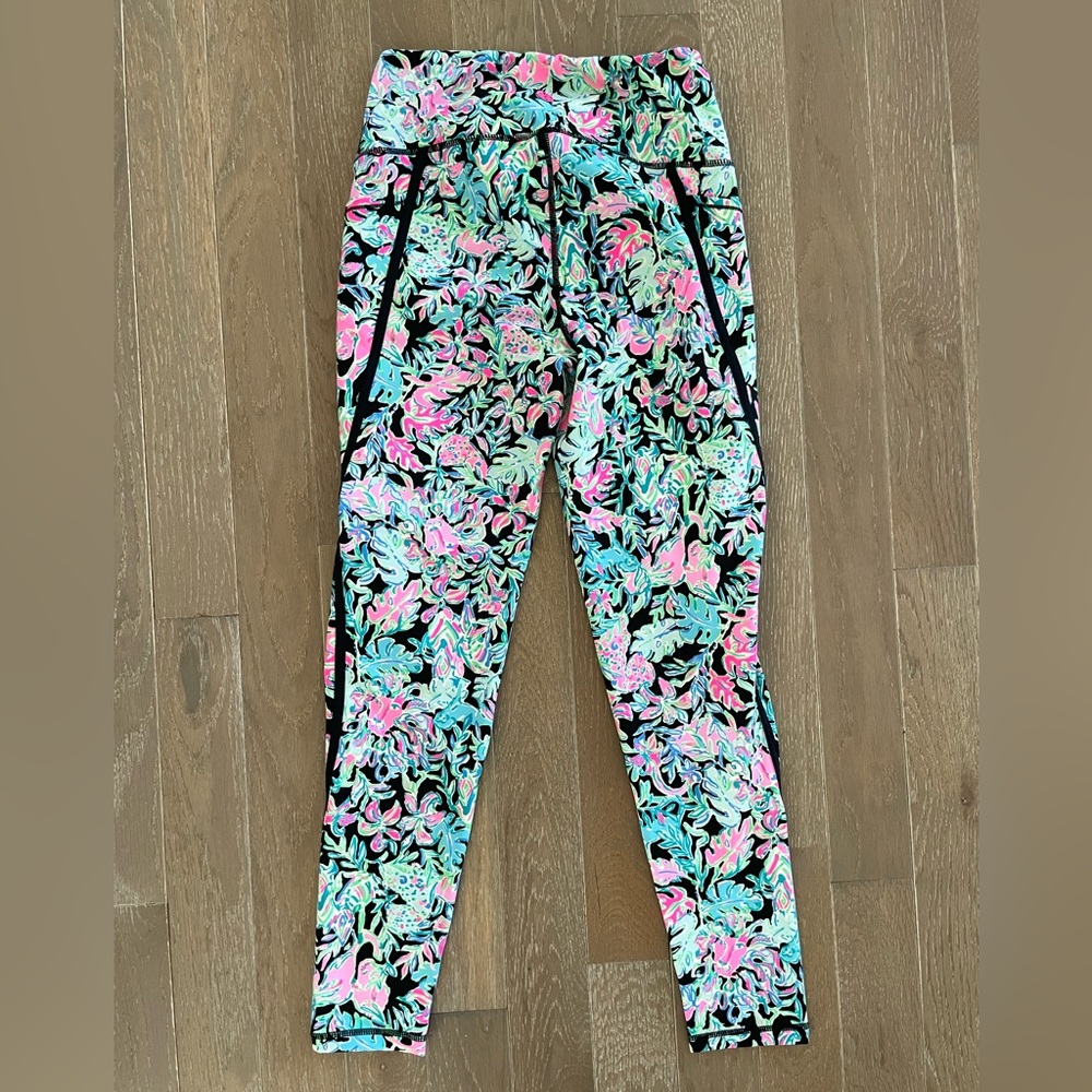 Lilly Pulitzer Luxletic Leggings | Size M | Tropical Print Athletic Pants - Picture 4 of 4